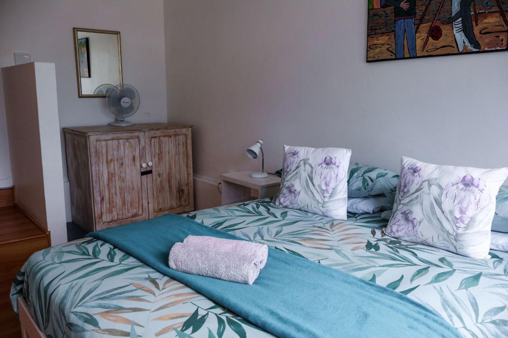 Hermanus Backpackers & Budget Accommodation Exterior photo