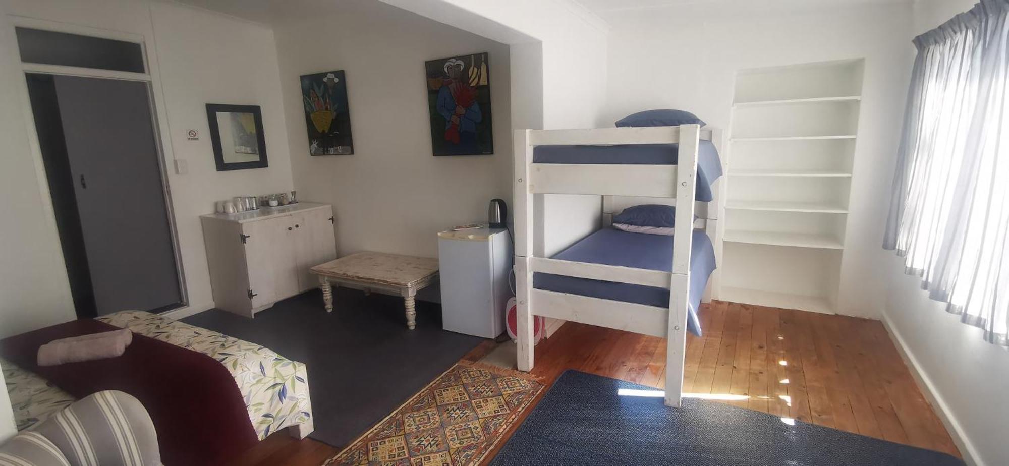 Hermanus Backpackers & Budget Accommodation Exterior photo