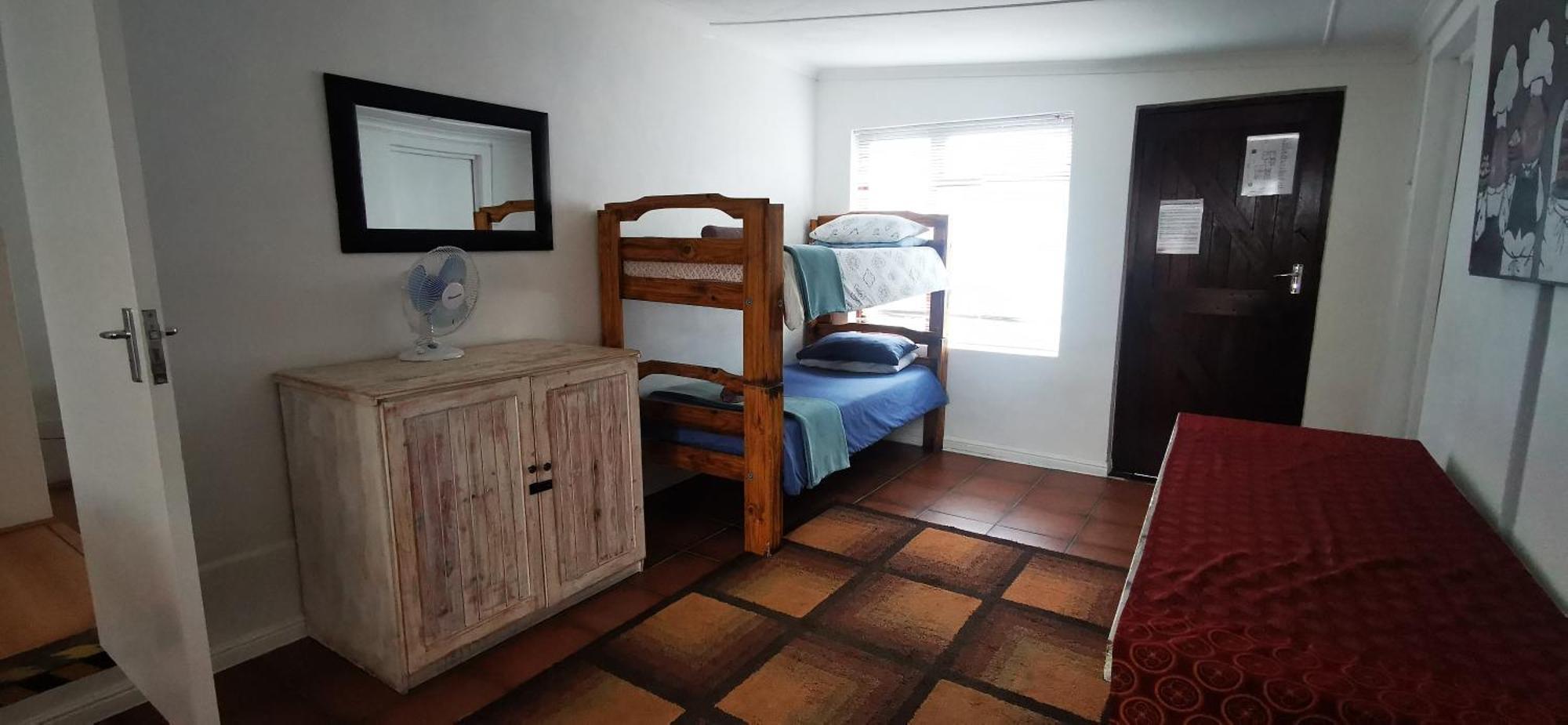 Hermanus Backpackers & Budget Accommodation Exterior photo