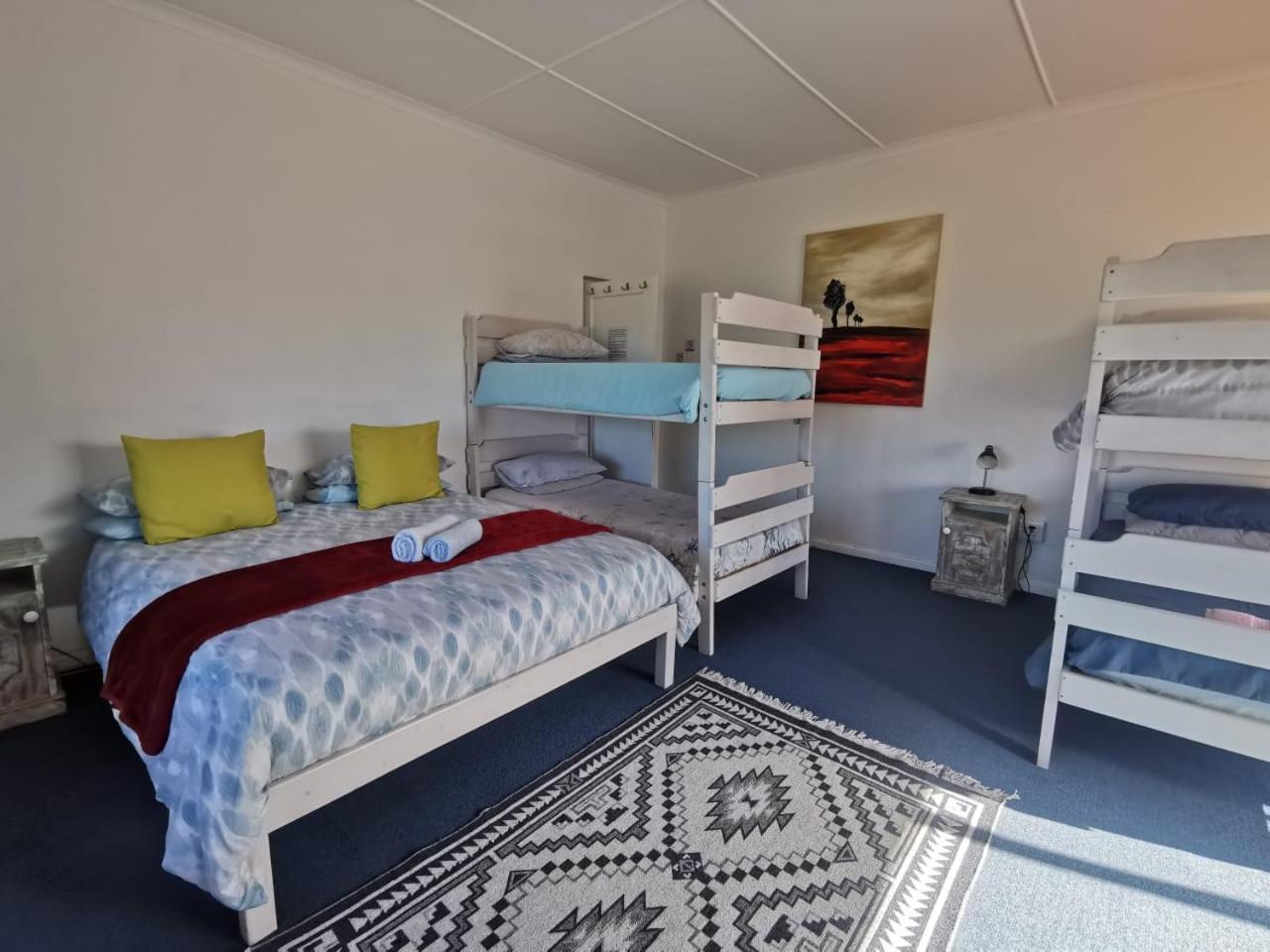 Hermanus Backpackers & Budget Accommodation Exterior photo