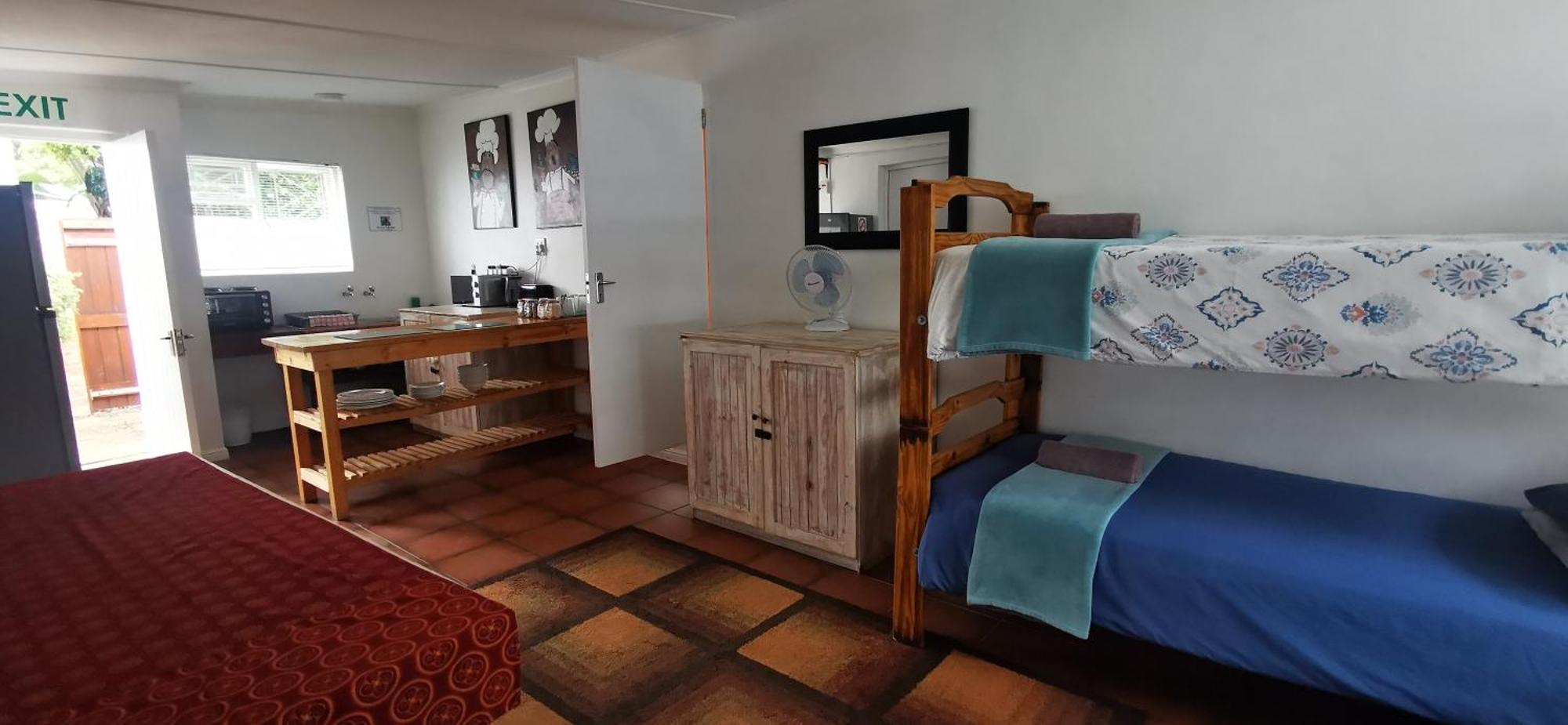 Hermanus Backpackers & Budget Accommodation Exterior photo